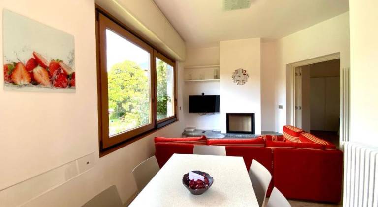 Rental apartment with BBQ, patio & private pool — photo 5