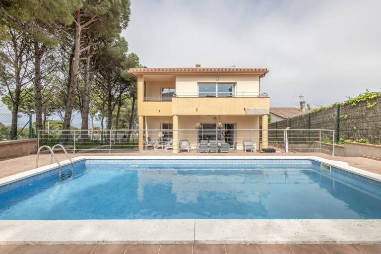 Holiday Home 'Pineda 12' with Mountain View, Private Pool and Wi-Fi in Begur