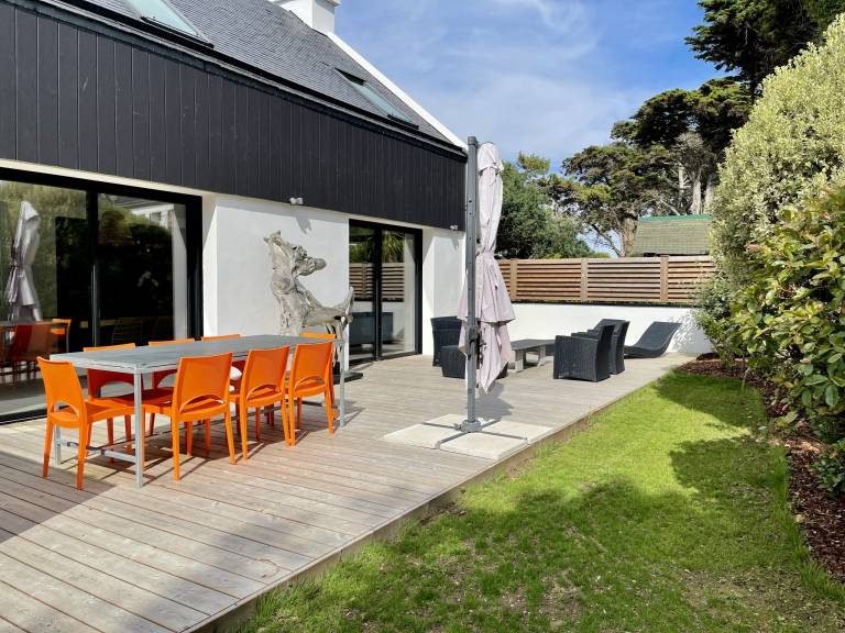 Fully equipped pleasant villa with yard, terrace & barbecue | Next to the beach | Perfect for remote work | Pets allowed — photo 2