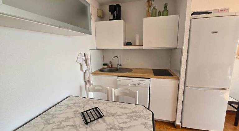 Holiday apartment with pool & patio — photo 4