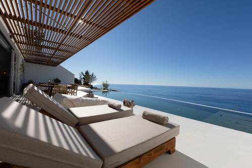 Vila Gialos Beach