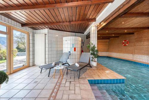 Holiday apartment with patio, pool & grill | Suitable for remote work | Dogs allowed — photo 3