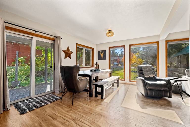 Vacation home with grill | Lake view — photo 4