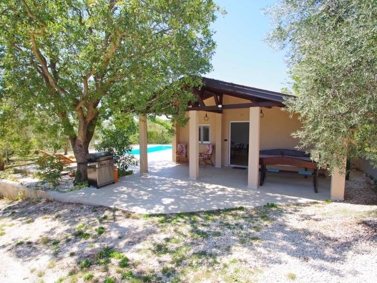 Fully equipped house with private pool, BBQ & yard | Nature view | Pets are welcome — photo 2