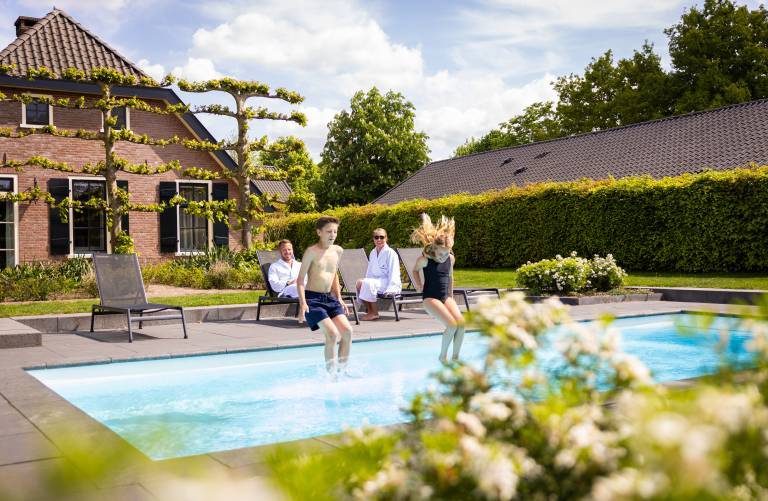Spacious villa for 18 persons with private swimming pool — photo 3