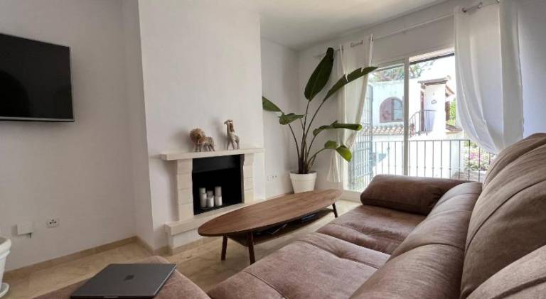 Holiday apartment with pool, yard & terrace — photo 2