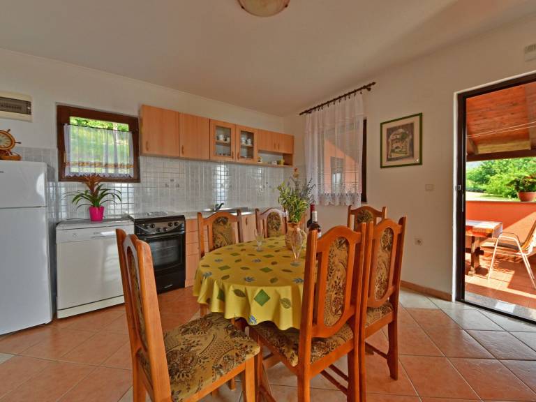 Vacation home with terrace, grill & garden | Sea view — photo 4