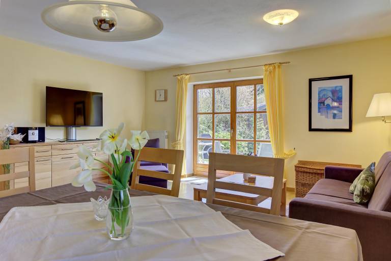 Family-friendly charming rental apartment with pool, sauna & barbeque | Mountain view | Good for workation | Pet-friendly — photo 2