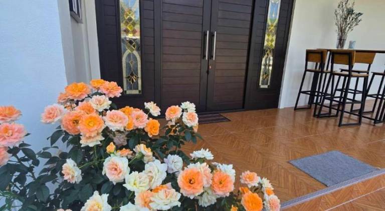 Beautiful vacation home with pool | Pet-friendly in Nakhon Nayok