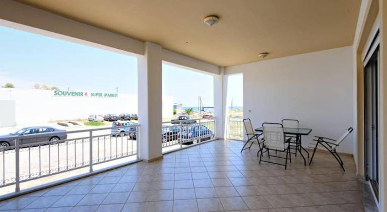 Vacation home with garden & patio — photo 4