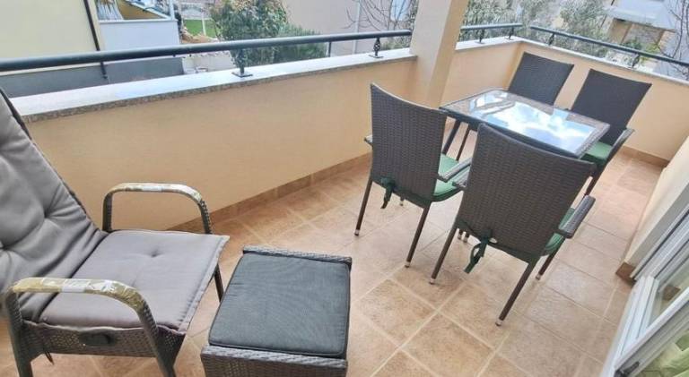 Rental apartment with pool — photo 4