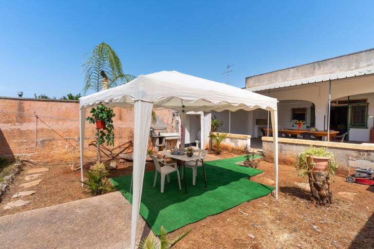 Vacation home with patio, yard & barbecue | Pets allowed — photo 4