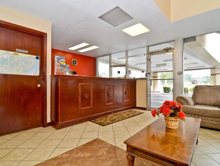 Americas Best Value Inn Smithfield — photo 2