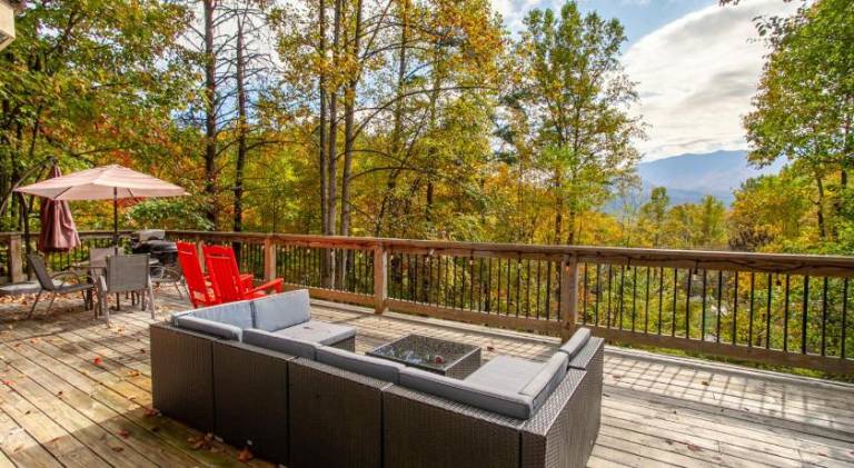 House with jacuzzi — photo 3