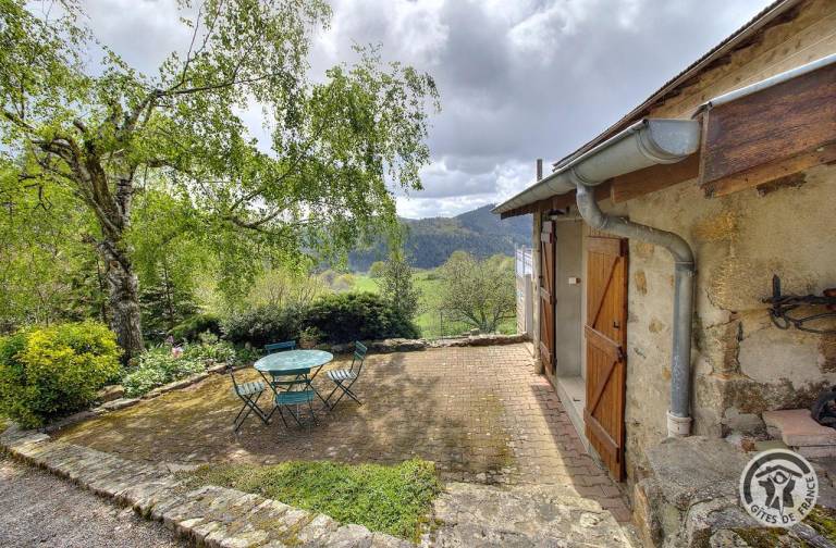 Gite with patio, barbeque & garden | Pet-friendly — photo 2
