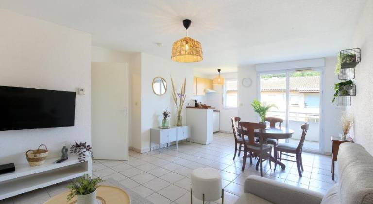 Apartment with pool | Pets are welcome — photo 2