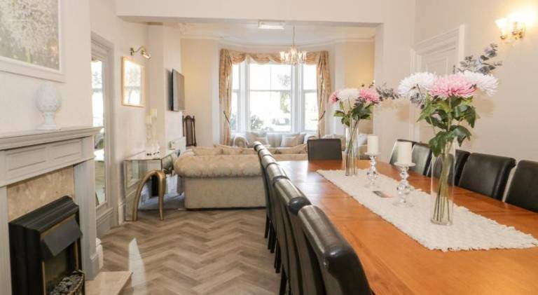 Vacation home with 8 rooms for 19 persons — photo 3