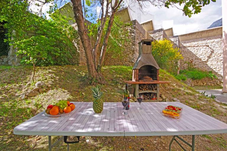 Fully equipped rental apartment with yard, grill & patio | Next to the beach | Pets allowed — photo 3