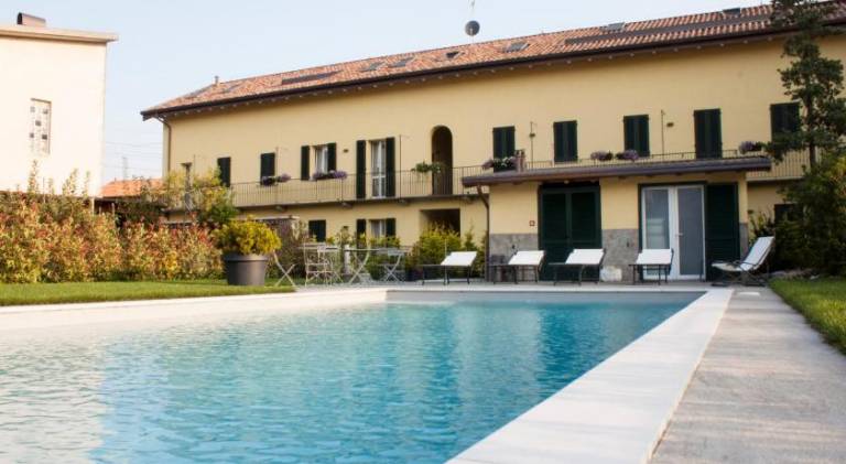 Apartment with pool & yard in Cardano al Campo