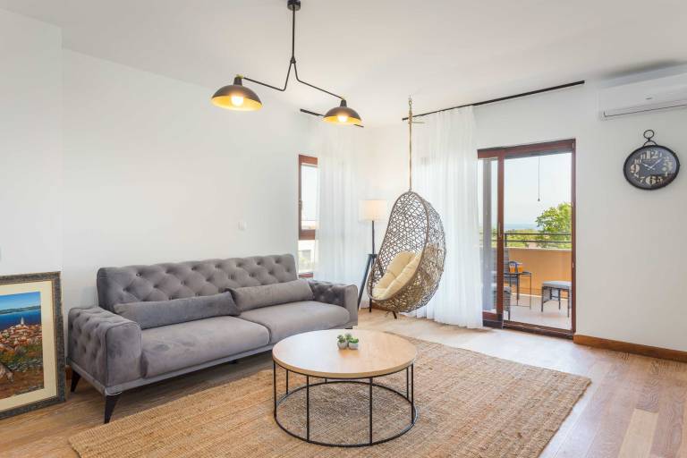 Child-friendly wonderful apartment with pool, BBQ & yard | Dogs allowed — photo 3