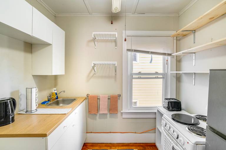 Walk to Dtwn Hudson: Cozy Upstate Apartment — photo 2