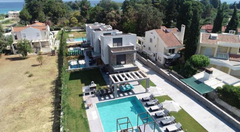 Fully equipped villa with patio, barbecue & private pool | Next to the beach | Dogs allowed — photo 5