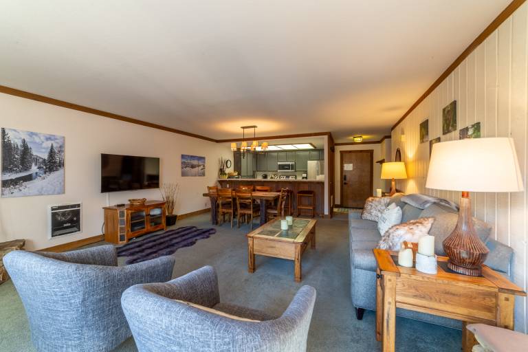 Condo with heated pool, sauna & hot tub — photo 3