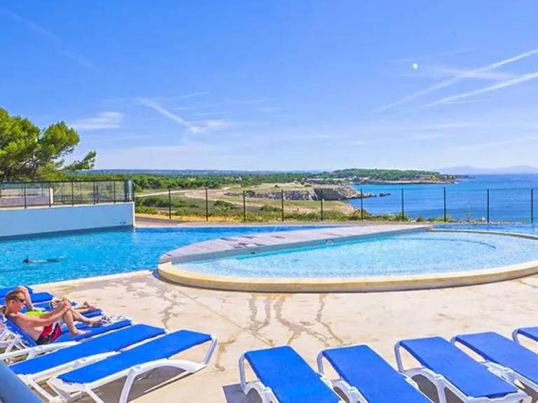 Family-friendly mobile home with pool & terrace | Next to the beach | Dogs allowed — photo 2