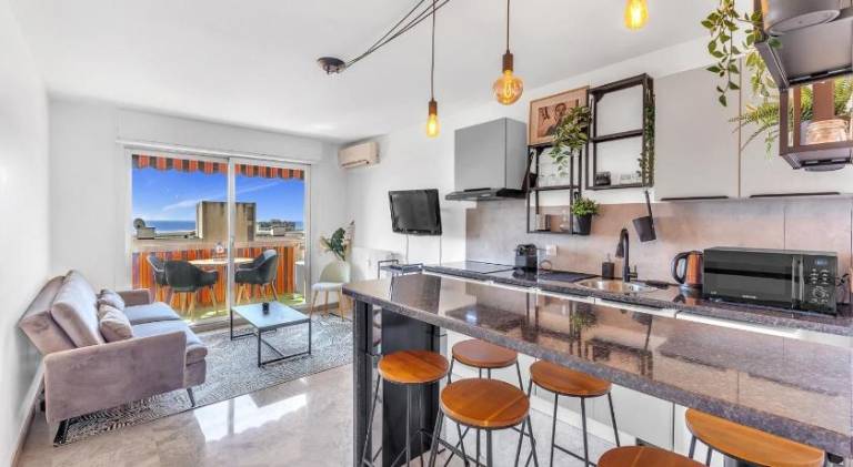 Fully equipped apartment with patio | Close to Promenade des Anglais | Beach nearby | Suitable for remote work | Pets allowed — photo 3