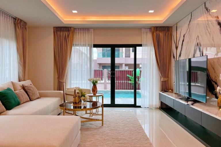 Nice villa with private pool, hot tub & BBQ | Suitable for remote work | Pets allowed — photo 2