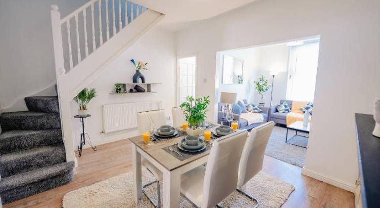 House with 2 rooms for 8 persons in Cardiff
