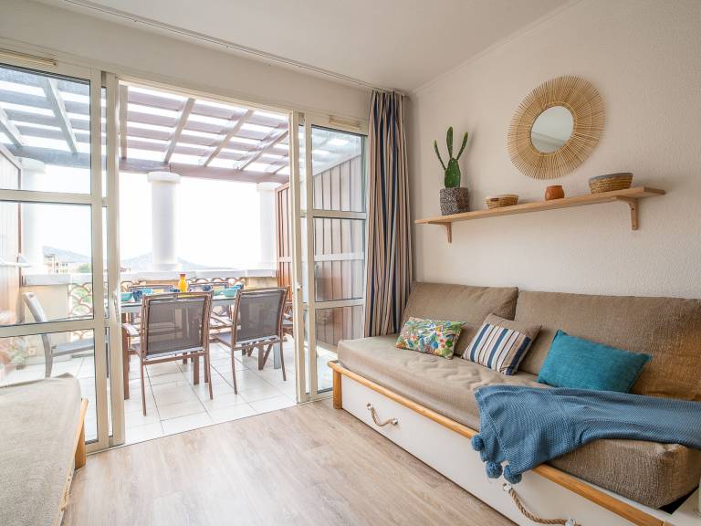 Family-friendly nice holiday apartment with yard, pool & terrace | Sea view | Dogs allowed — photo 2