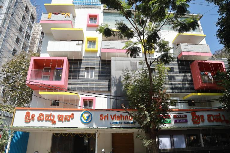 SRI VISHNU INN