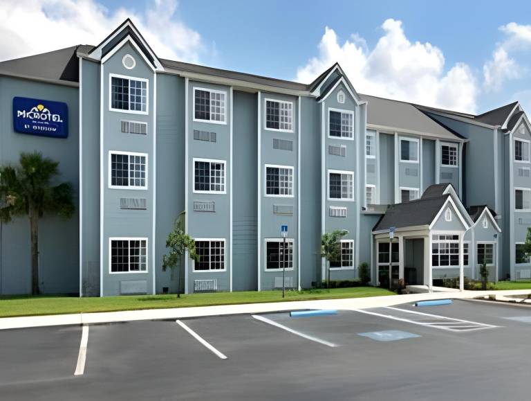 Microtel Inn & Suites by Wyndham Zephyrhills