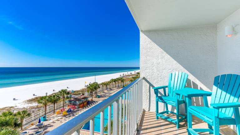 Beachfront Beach Chairs Included I FLPCB53