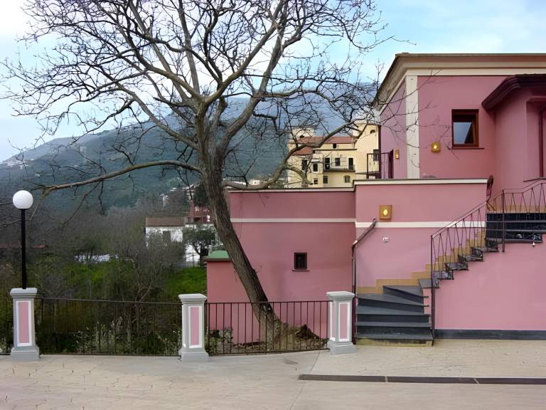 Apartment with patio & garden | Pets are welcome in Vico Equense