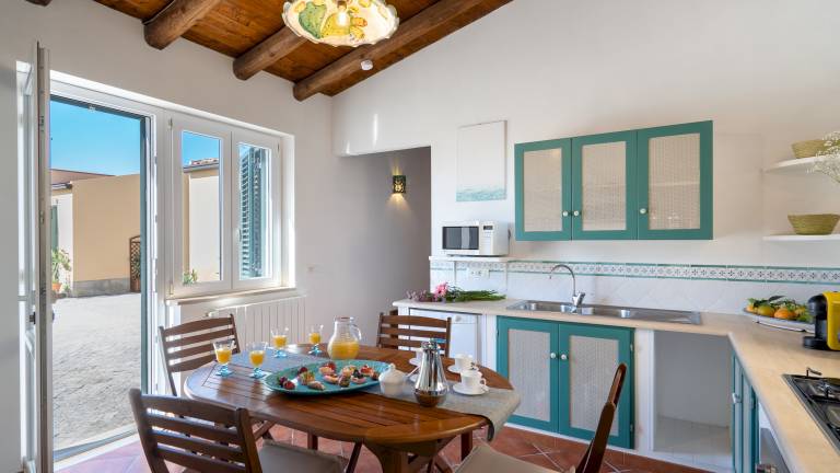 Fully equipped charming villa with private pool, yard & patio | Pool view | Dogs allowed — photo 4