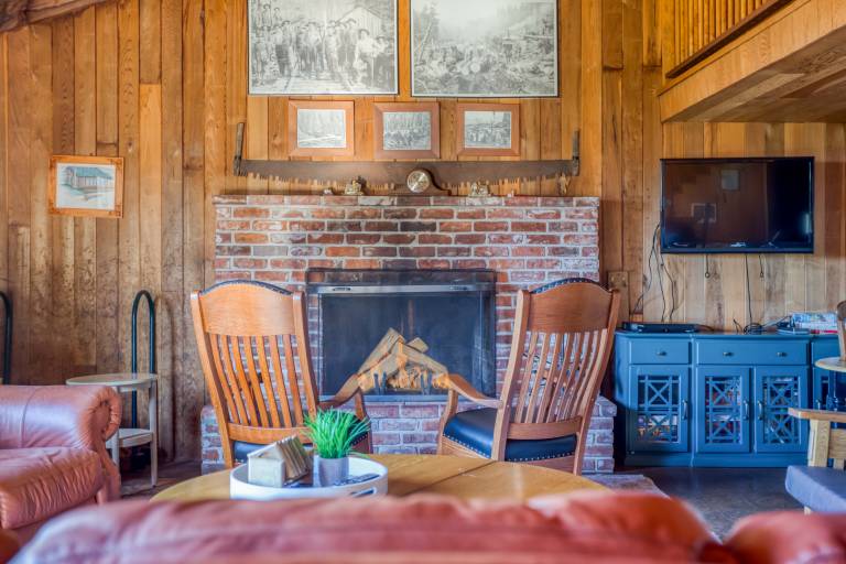 Rustic Retreat — photo 4