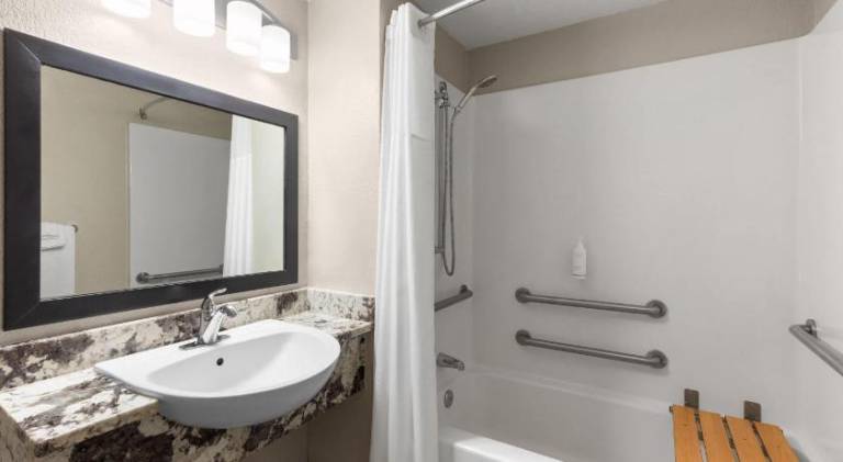 Days Inn by Wyndham Charleston WV — photo 2