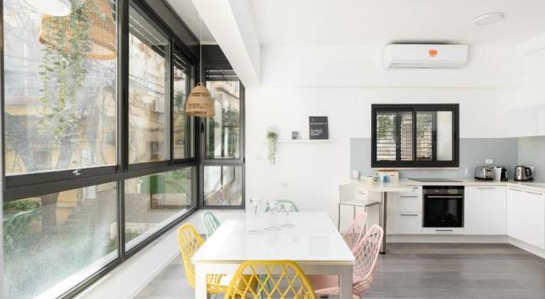 Fresh Design 2BR in City Center by FeelHome — photo 4