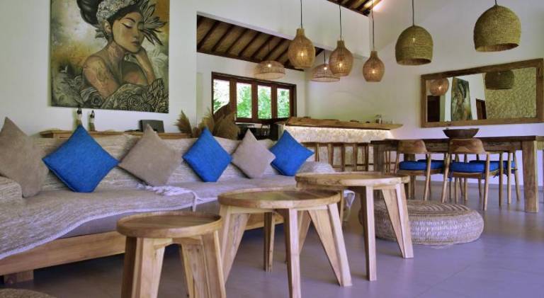 Villa with garden, private pool & patio | Perfect for remote work | Pets allowed — photo 3