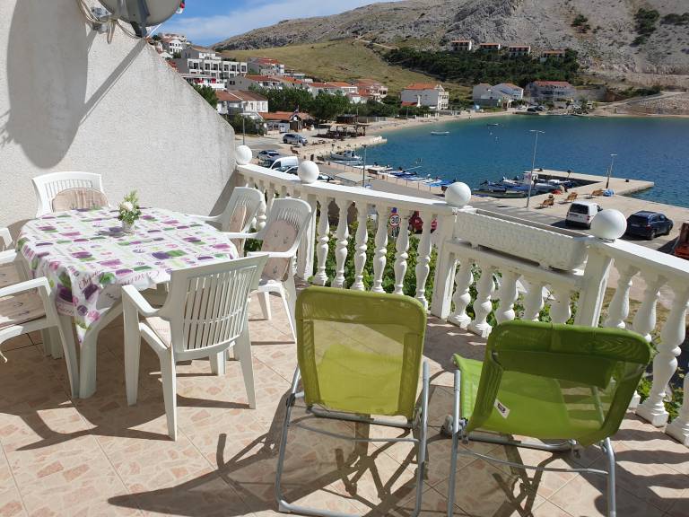 Fully equipped beautiful rental apartment with terrace, garden & grill | Sea view | Dogs allowed in Novalja