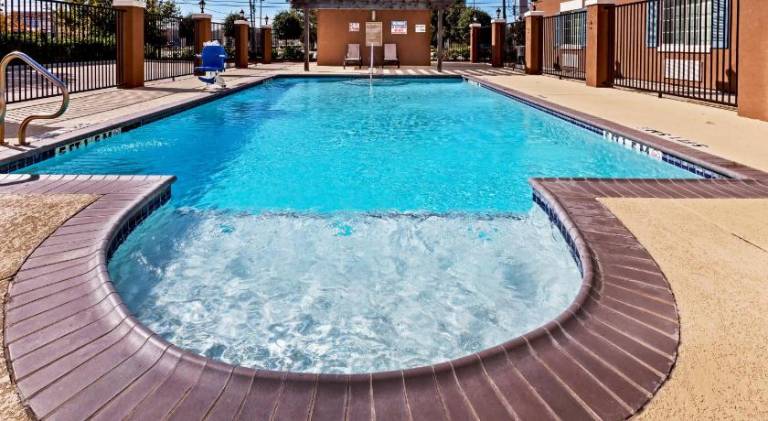 Candlewood Suites Baytown By IHG — photo 4