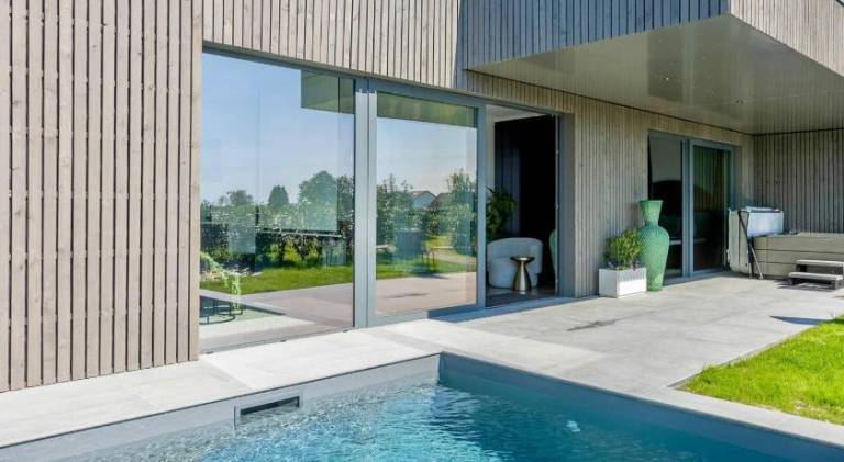 Lovely vacation home with yard, jacuzzi & private pool | Pets allowed in Liege