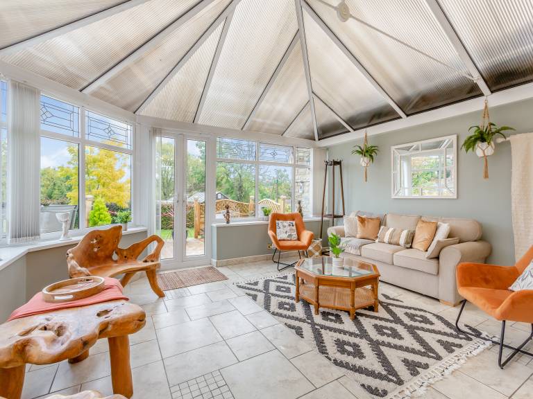 Family-friendly pleasant cottage with yard & hot tub | Pets are welcome — photo 5