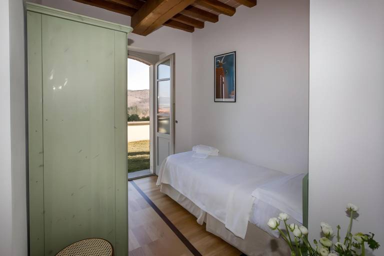 Serviced apartment with 2 rooms for 6 persons in Gubbio