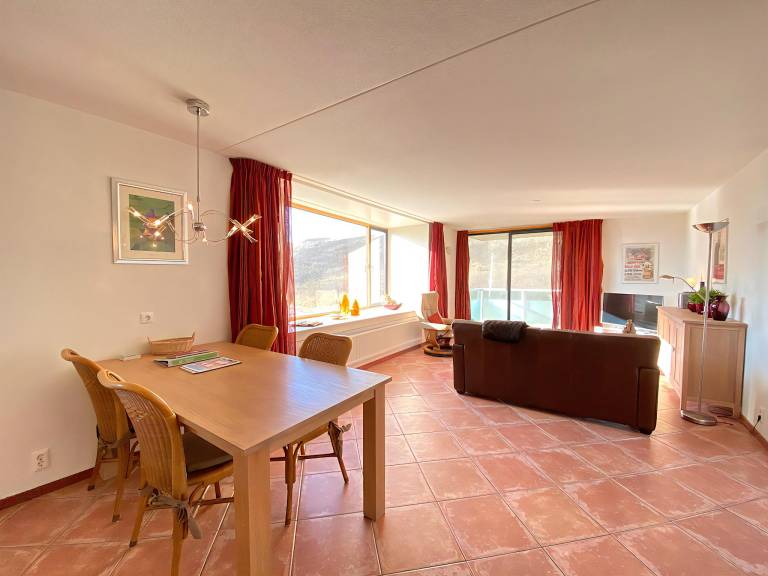 Apartment with jacuzzi — photo 2