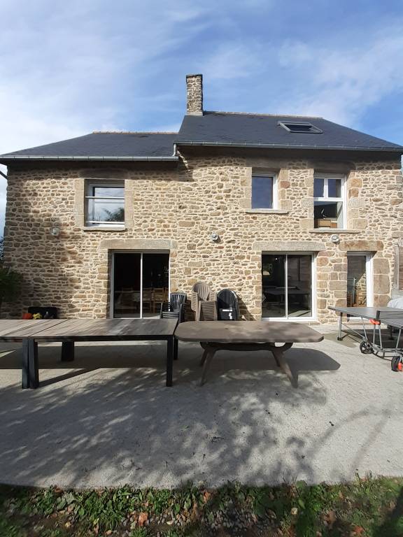 Gite with garden, terrace & BBQ | Nature view in Dinard