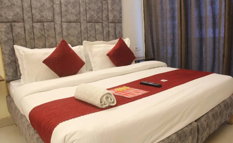 Hotel Kaushambi Grand Near Kaushambi Metro Station
