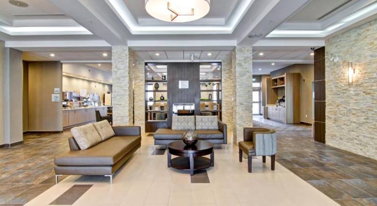 Holiday Inn Express & Suites Oshawa Downtown By IHG — photo 2
